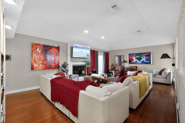 7815 Hummingbird Street, Houston, TX 77071