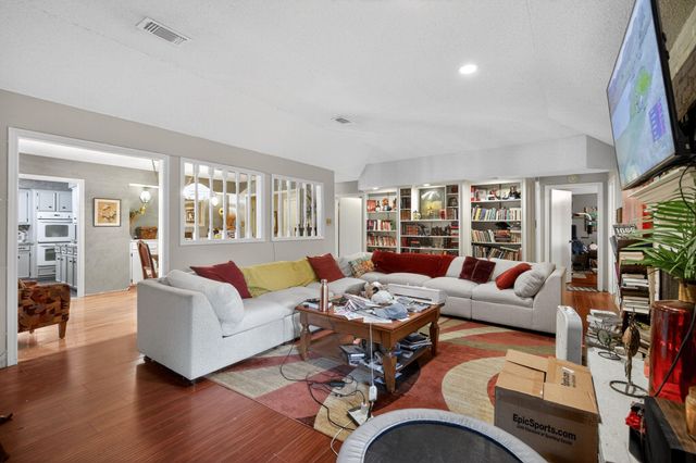 7815 Hummingbird Street, Houston, TX 77071