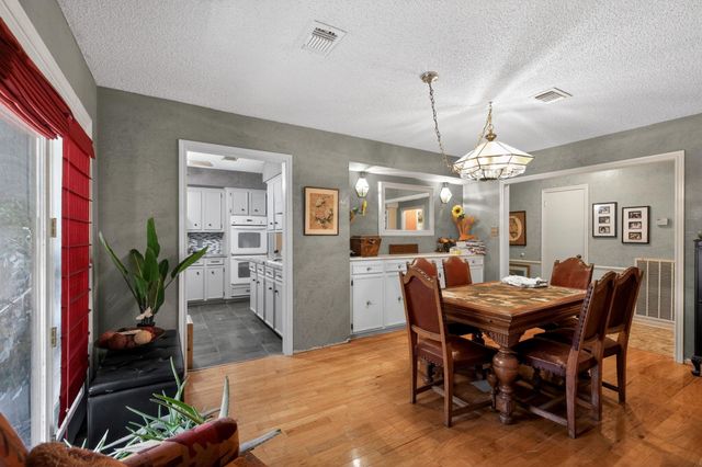 7815 Hummingbird Street, Houston, TX 77071