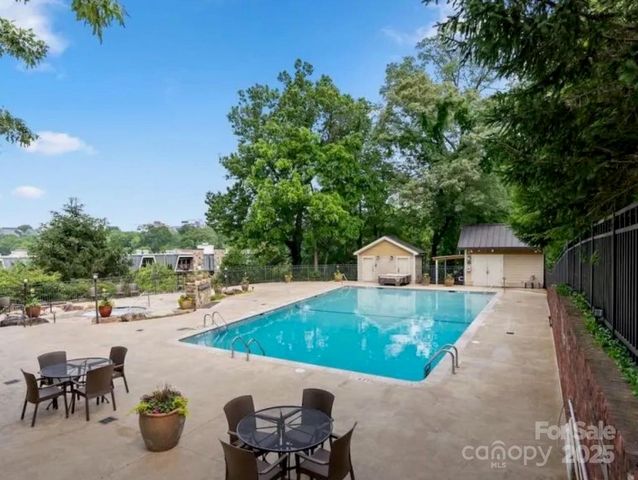 332 Bowling Park Road, Asheville, NC 28803