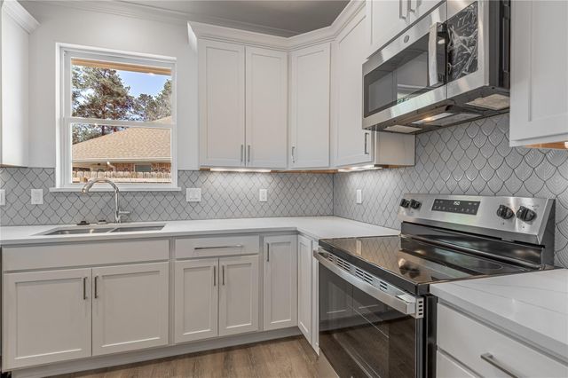 825 Village Gate Circle, Nacogdoches, TX 75961