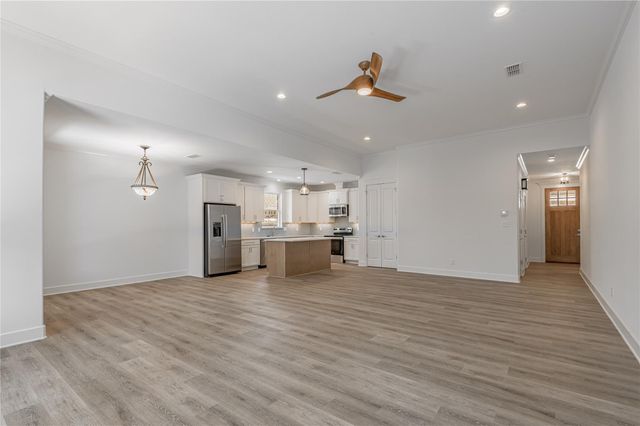 825 Village Gate Circle, Nacogdoches, TX 75961