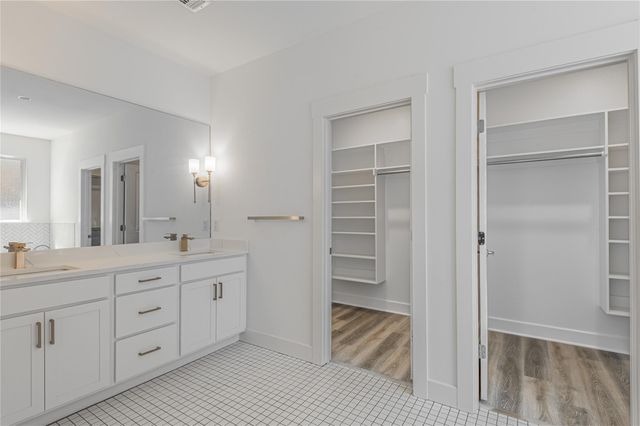 825 Village Gate Circle, Nacogdoches, TX 75961