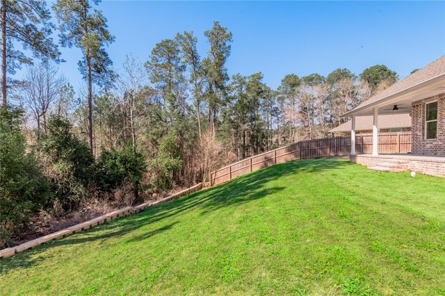 825 Village Gate Circle, Nacogdoches, TX 75961