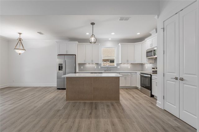 825 Village Gate Circle, Nacogdoches, TX 75961