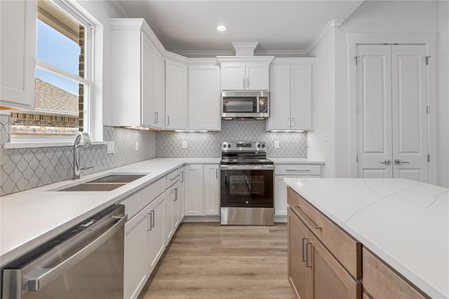 825 Village Gate Circle, Nacogdoches, TX 75961