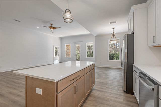 825 Village Gate Circle, Nacogdoches, TX 75961