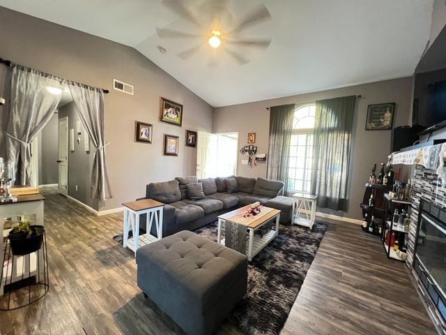 3424 Penny Ln, Modesto, CA 95354