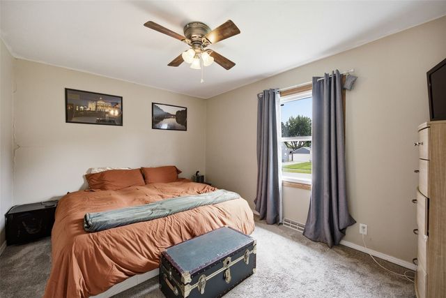 5134 Gordon Avenue NW, Cedar Rapids, IA 52405