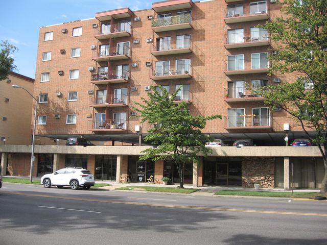 7830 W North Avenue 705, Elmwood Park, IL 60707