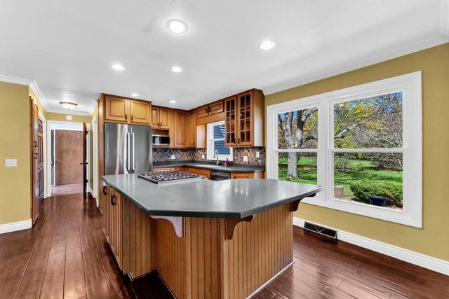 7 Sprucewood COURT, Wind Point, WI 53402
