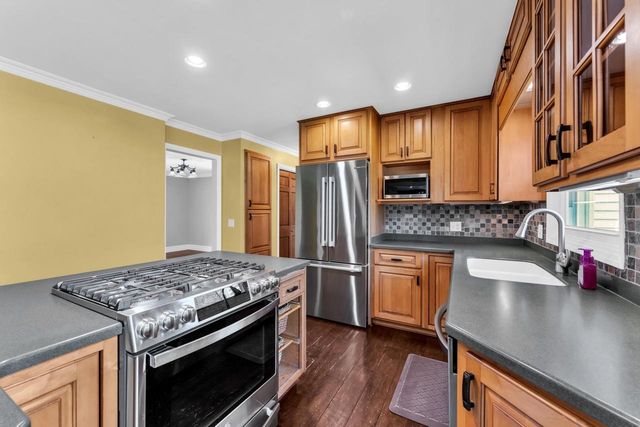 7 Sprucewood COURT, Wind Point, WI 53402