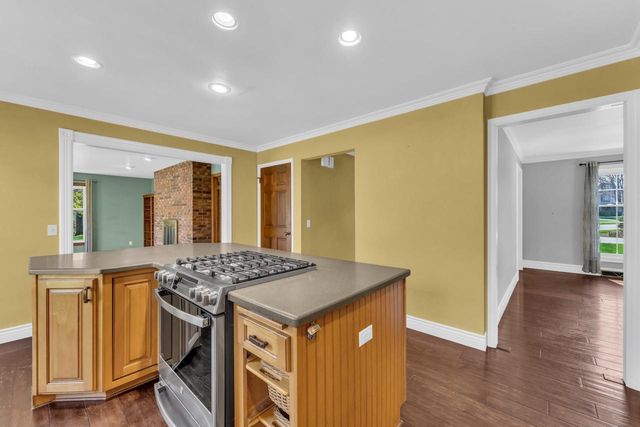 7 Sprucewood COURT, Wind Point, WI 53402