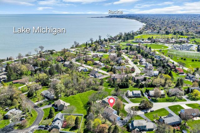 7 Sprucewood COURT, Wind Point, WI 53402