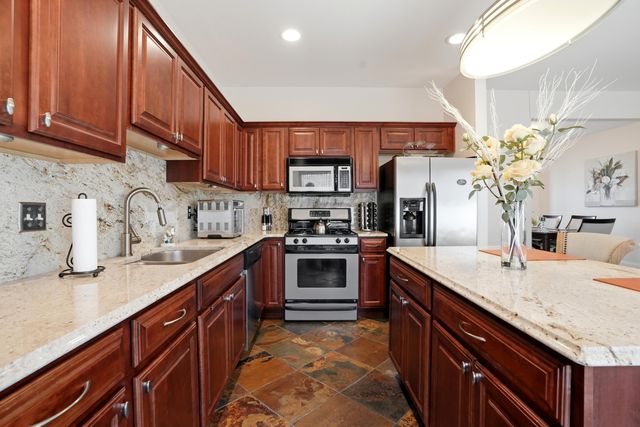 964 Fountain Place, Schererville, IN 46375