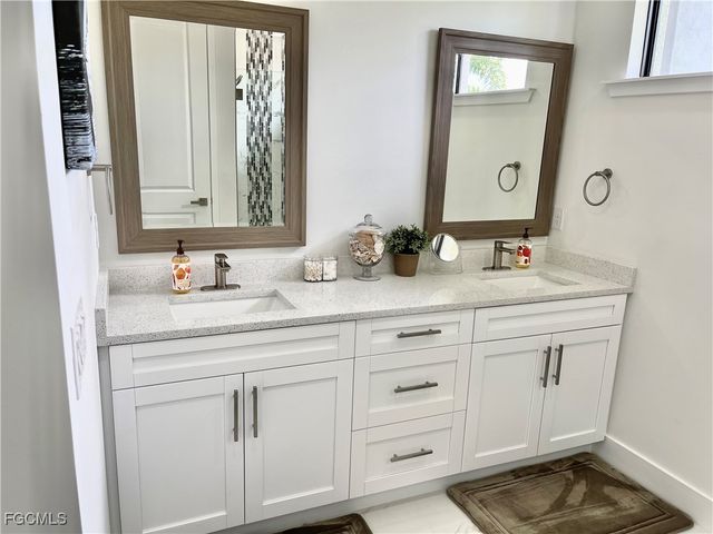 915 SW Embers TER, Cape Coral, FL 33991