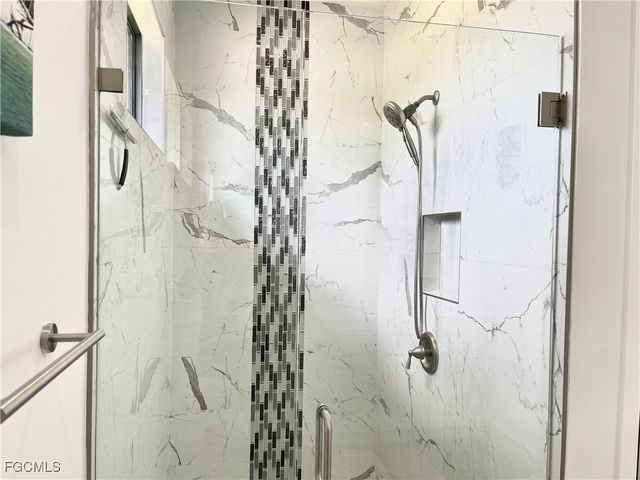 915 SW Embers TER, Cape Coral, FL 33991