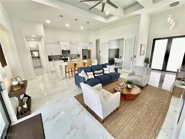 915 SW Embers TER, Cape Coral, FL 33991