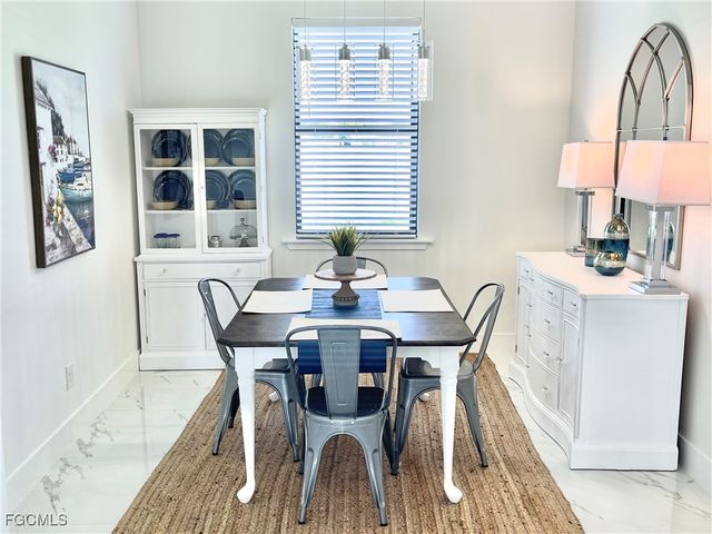 915 SW Embers TER, Cape Coral, FL 33991