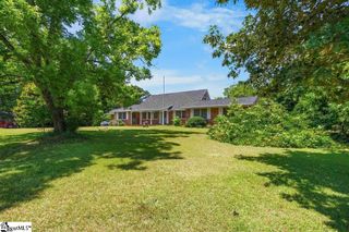 640 Dial Place Road, Laurens, SC 29360