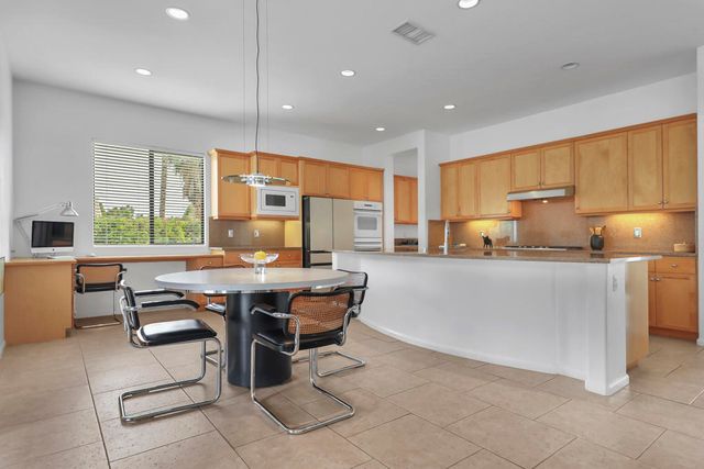 1450 Lorena Way, Palm Springs, CA 92262