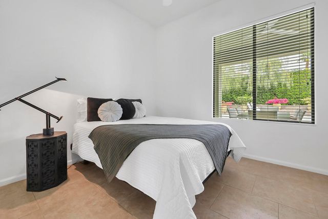 1450 Lorena Way, Palm Springs, CA 92262