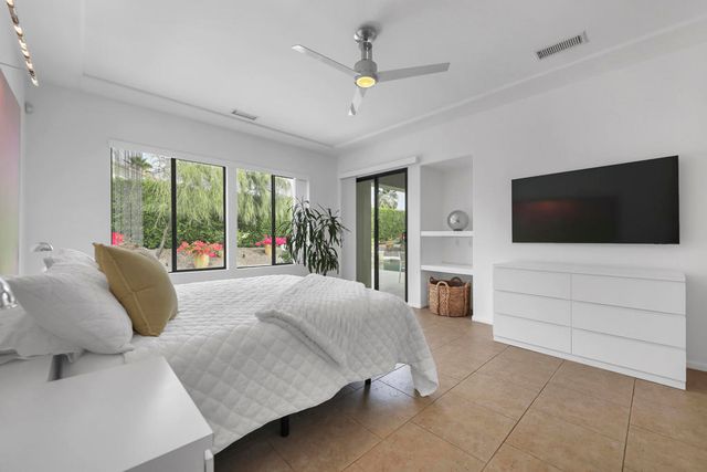 1450 Lorena Way, Palm Springs, CA 92262