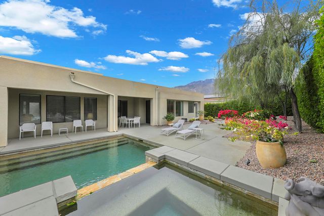 1450 Lorena Way, Palm Springs, CA 92262