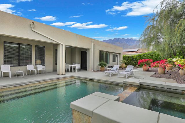 1450 Lorena Way, Palm Springs, CA 92262