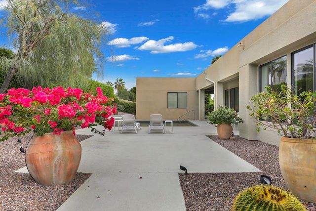 1450 Lorena Way, Palm Springs, CA 92262