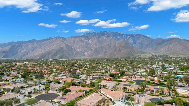 1450 Lorena Way, Palm Springs, CA 92262