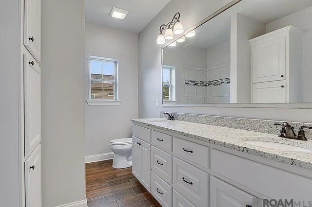 27675 Lakeview Dr, Walker, LA 70785