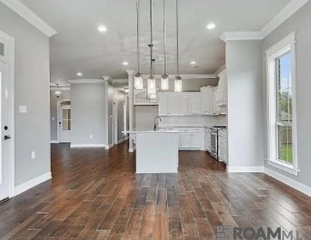 27675 Lakeview Dr, Walker, LA 70785