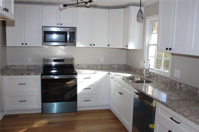 65 Faye Kight Circle, Hartwell, GA 30643