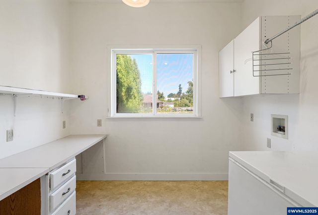 356 W Water St, Stayton, OR 97383