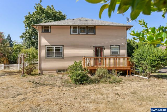 356 W Water St, Stayton, OR 97383