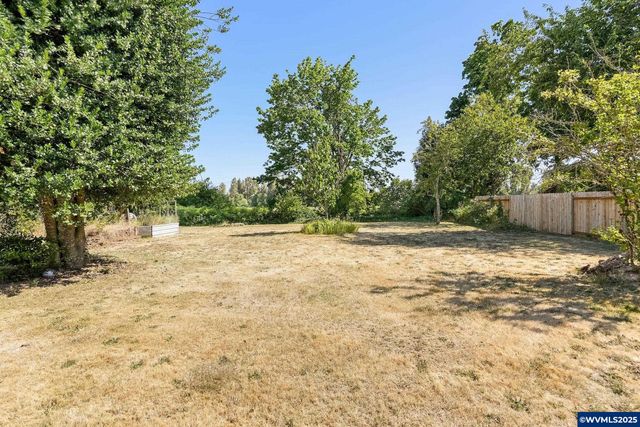 356 W Water St, Stayton, OR 97383