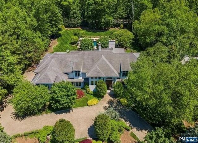 61 Essex Drive, Tenafly, NJ 07670