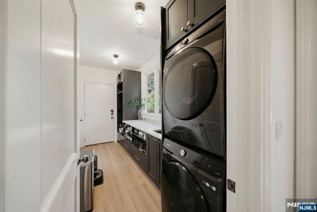 61 Essex Drive, Tenafly, NJ 07670