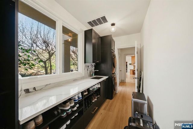 61 Essex Drive, Tenafly, NJ 07670