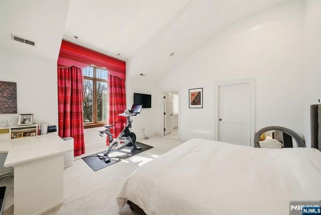 61 Essex Drive, Tenafly, NJ 07670