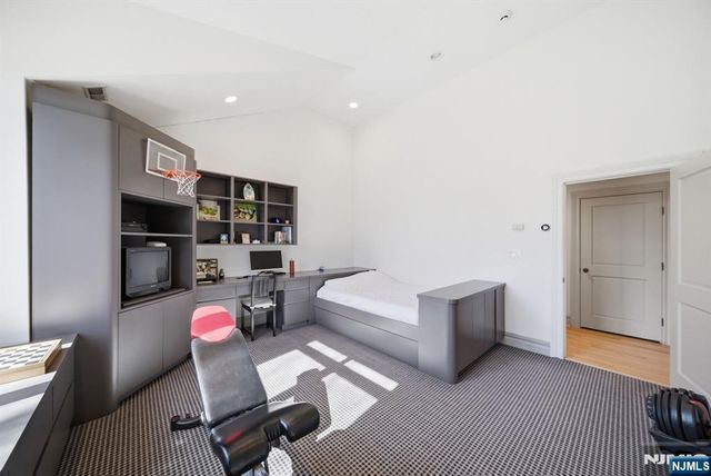 61 Essex Drive, Tenafly, NJ 07670