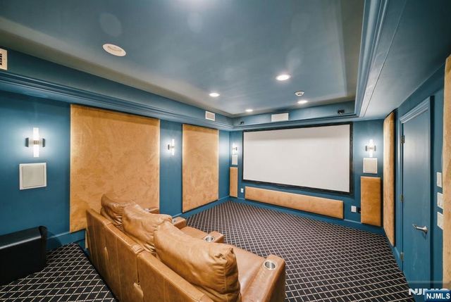 61 Essex Drive, Tenafly, NJ 07670