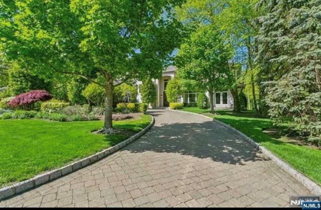 61 Essex Drive, Tenafly, NJ 07670
