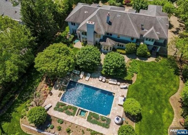 61 Essex Drive, Tenafly, NJ 07670