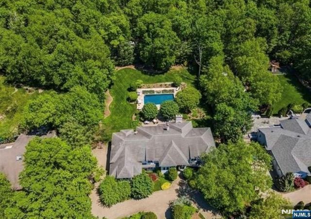 61 Essex Drive, Tenafly, NJ 07670