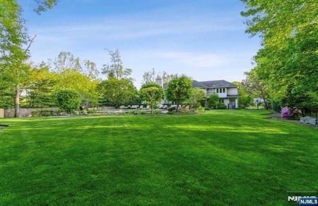 61 Essex Drive, Tenafly, NJ 07670