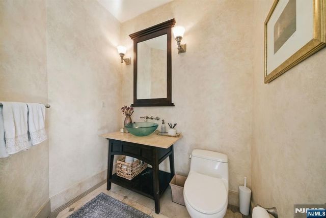 61 Essex Drive, Tenafly, NJ 07670