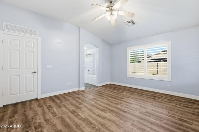 3296 E WARBLER Road, Gilbert, AZ 85297