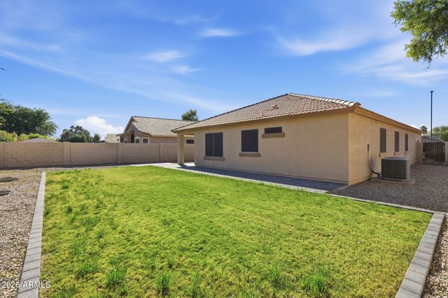 3296 E WARBLER Road, Gilbert, AZ 85297